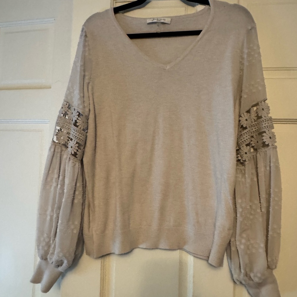 Gioni Milano Beige Sweater with Lace Accents